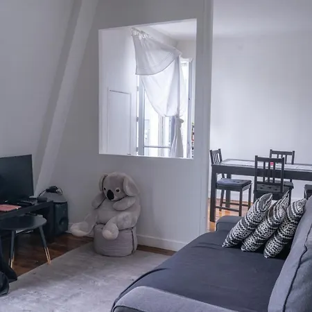 Beautiful Design And Bright Apt In The 8Th Paris Apartament